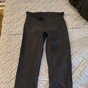 black low rise lululemons